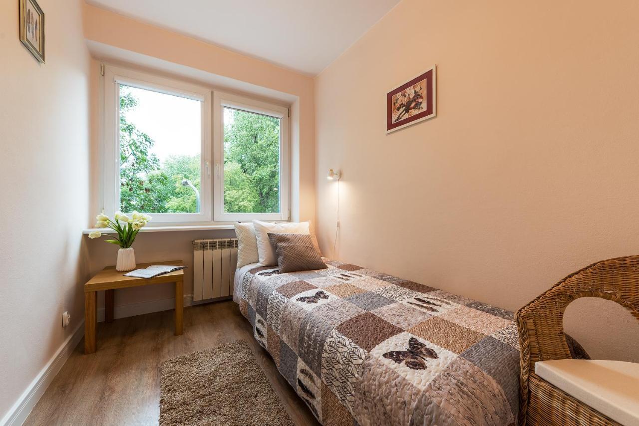 3 Bedroom Kasprzaka - P&o Serviced